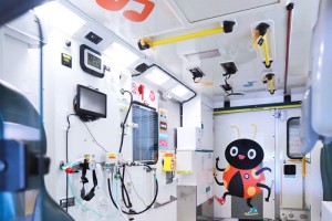 آمبولانس‌ های تصویرسازی شده برای کودکان در خیابان‌های شفیلد انگلستان